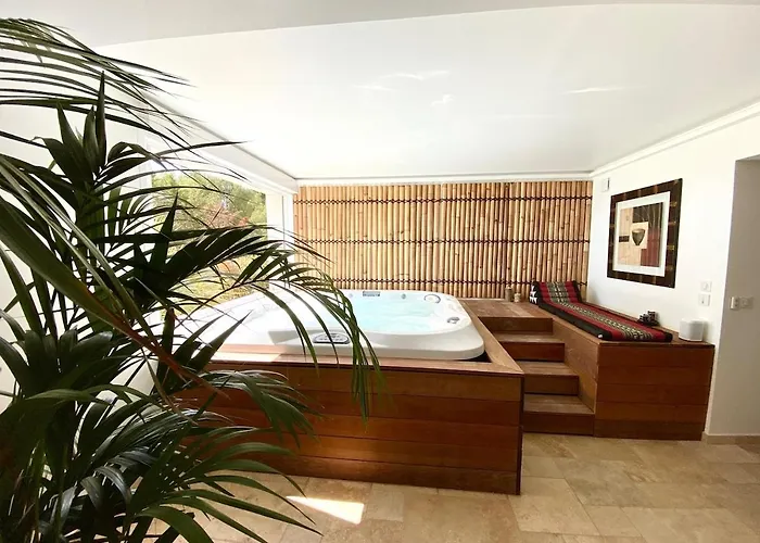 Villa Mas Des Iles D'or - Vue Unique, Piscine Chauffee, Jacuzzi, Tennis Hyères