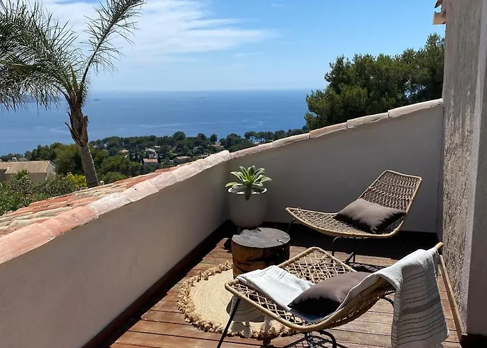 Villa Mas Des Iles D'or - Vue Unique, Piscine Chauffee, Jacuzzi, Tennis