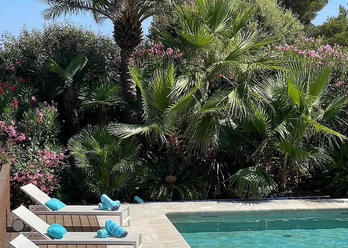 Villa Mas Des Iles D'or - Vue Unique, Piscine Chauffee, Jacuzzi, Tennis *