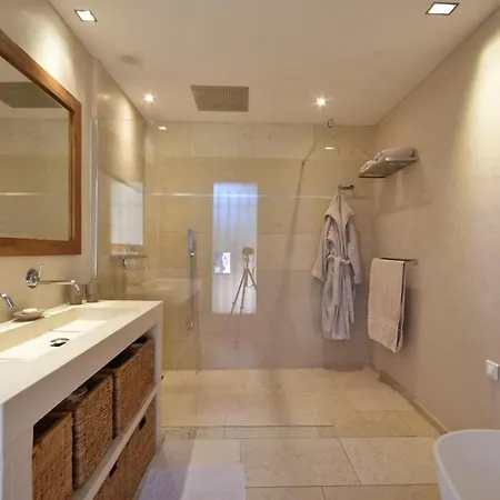 Mas Des îles D'or - Vue Unique, Piscine Chauffée, Jacuzzi, Tennis *