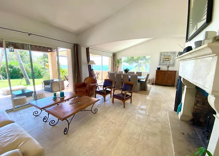 Mas Des îles D'or - Vue Unique, Piscine Chauffée, Jacuzzi, Tennis Villa