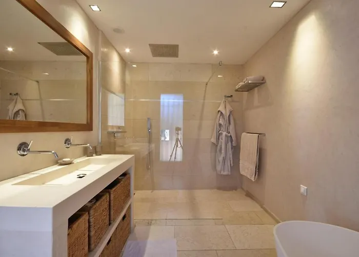 Mas Des îles D'or - Vue Unique, Piscine Chauffée, Jacuzzi, Tennis *