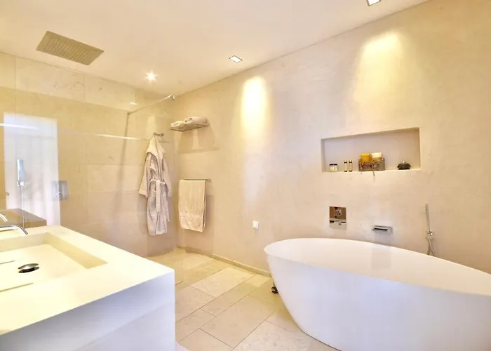 Mas Des îles D'or - Vue Unique, Piscine Chauffée, Jacuzzi, Tennis Hyères