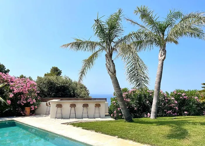 Mas Des îles D'or - Vue Unique, Piscine Chauffée, Jacuzzi, Tennis Villa