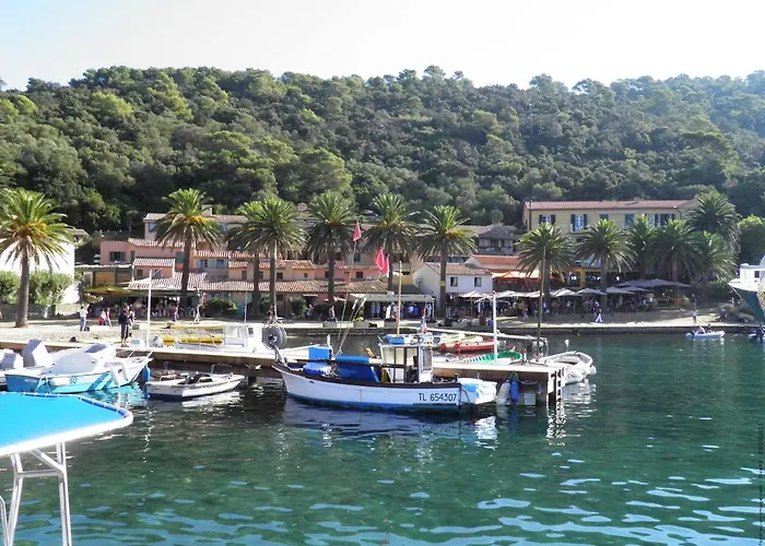 Mas Des îles D'or - Vue Unique, Piscine Chauffée, Jacuzzi, Tennis